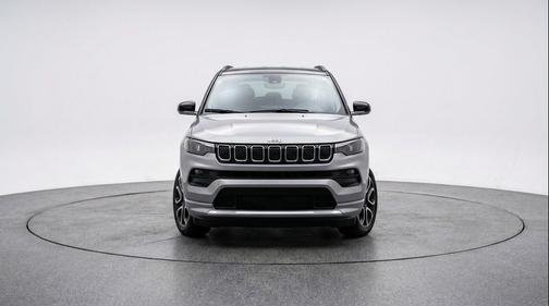Silver Zynith Metallic Clearcoat 2025 Jeep Compass Limited