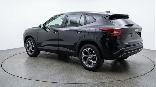 Mosaic Black Metallic 2025 Chevrolet Trax LT