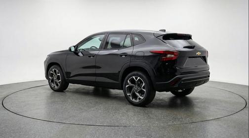 Mosaic Black Metallic 2025 Chevrolet Trax LT