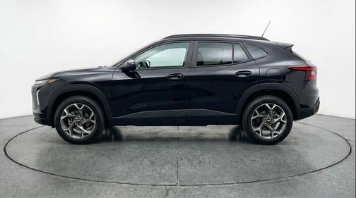 Mosaic Black Metallic 2025 Chevrolet Trax LT