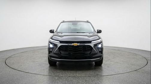 Mosaic Black Metallic 2025 Chevrolet Trax LT