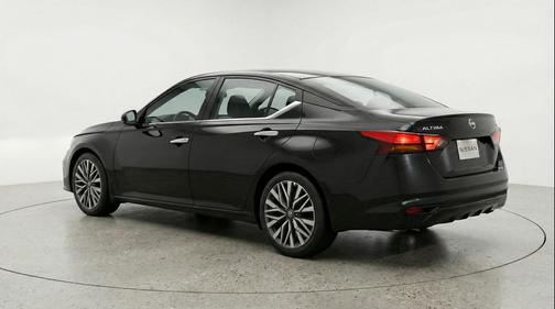 Super Black 2025 Nissan Altima SV FWD