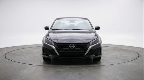 Super Black 2025 Nissan Altima SV FWD