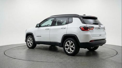 Bright White Clearcoat 2025 Jeep Compass Latitude