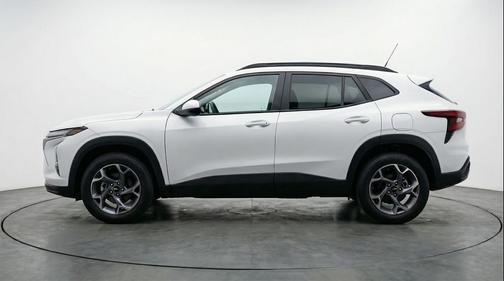 Summit White 2025 Chevrolet Trax LT