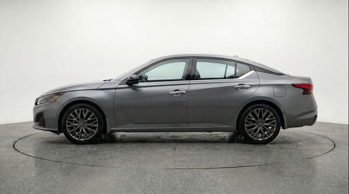 Gun Metallic 2025 Nissan Altima SV FWD