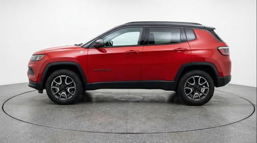 Red Hot Pearlcoat 2025 Jeep Compass Trailhawk