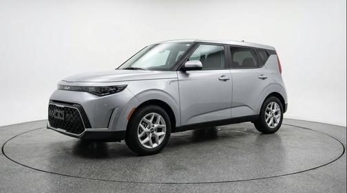 Steel Gray 2025 Kia Soul LX