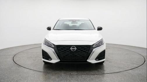 Glacier White 2025 Nissan Altima SV FWD