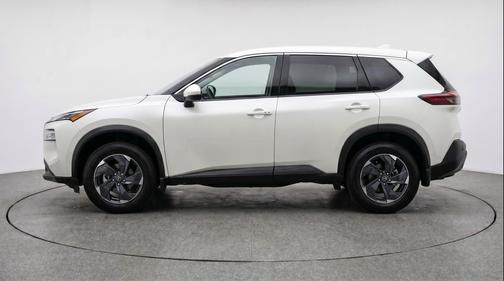 Everest White Pearl Tricoat 2025 Nissan Rogue SV