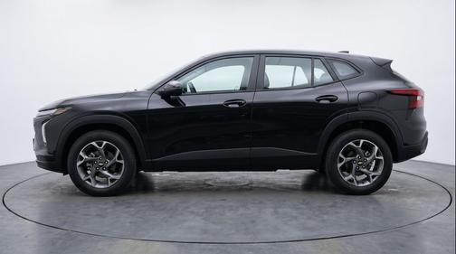 Mosaic Black Metallic 2025 Chevrolet Trax LT