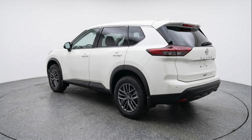 Everest White Pearl Tricoat 2026 Nissan Rogue SV