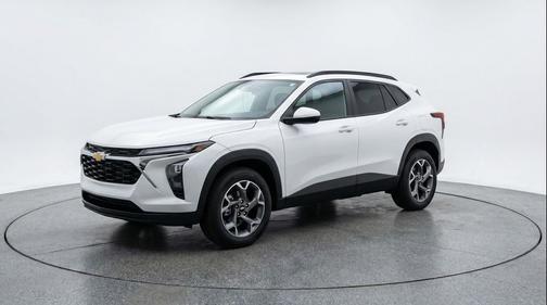 Summit White 2025 Chevrolet Trax LT