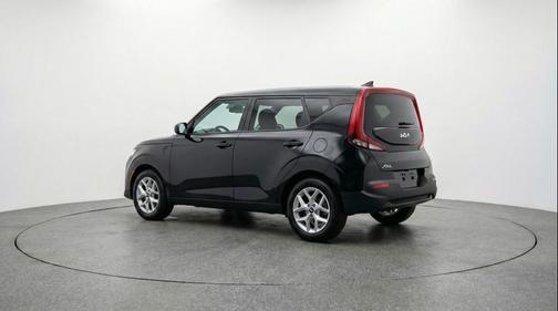 Fusion Black 2025 Kia Soul LX