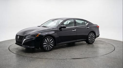 Super Black 2025 Nissan Altima SV FWD