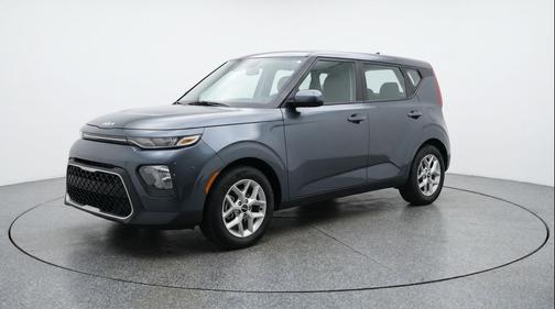 Gravity Gray 2025 Kia Soul LX