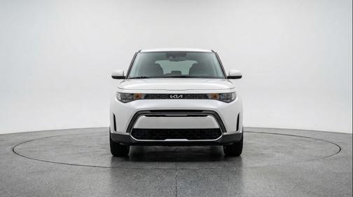 Snow White Pearl 2025 Kia Soul LX