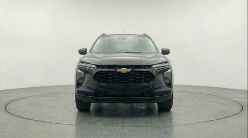 Mosaic Black Metallic 2025 Chevrolet Trax LT