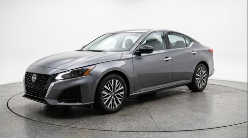 Gun Metallic 2025 Nissan Altima SV FWD
