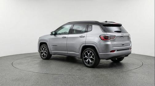 Silver Zynith Metallic Clearcoat 2025 Jeep Compass Limited