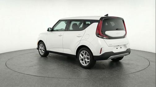 Snow White Pearl 2025 Kia Soul LX