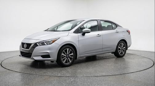 Brilliant Silver Metallic 2025 Nissan Versa 1.6 SV