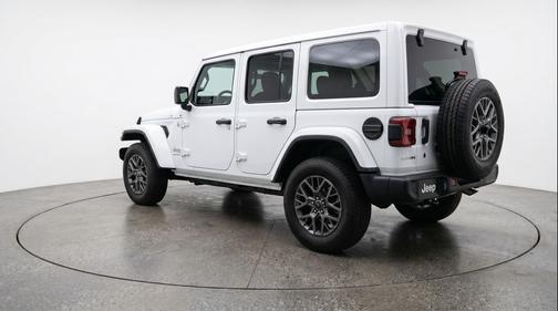 Bright White Clearcoat 2025 Jeep Wrangler 4-Door Sahara 4x4