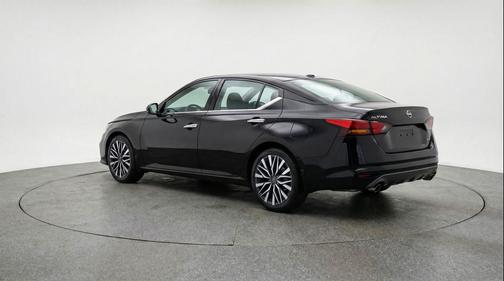 Super Black 2025 Nissan Altima SV FWD