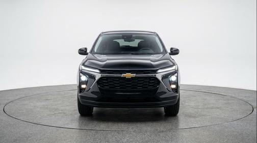Mosaic Black Metallic 2025 Chevrolet Trax LT