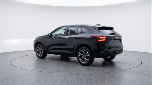 Mosaic Black Metallic 2025 Chevrolet Trax LT