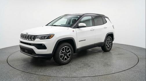 Bright White Clearcoat 2025 Jeep Compass Trailhawk