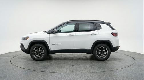 Bright White Clearcoat 2025 Jeep Compass Trailhawk