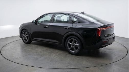 Aurora Black Pearl 2025 Kia K4 LXS