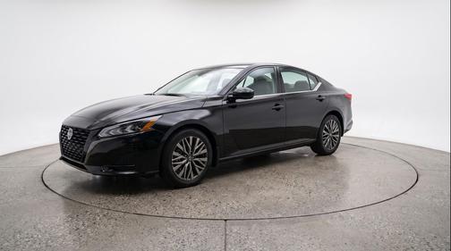 Super Black 2025 Nissan Altima SV FWD