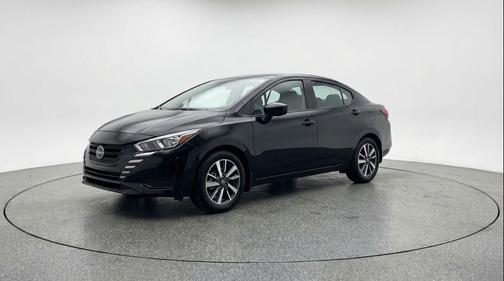 Super Black 2025 Nissan Versa 1.6 SV