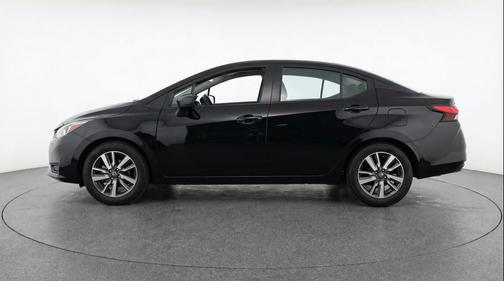 Super Black 2025 Nissan Versa 1.6 SV