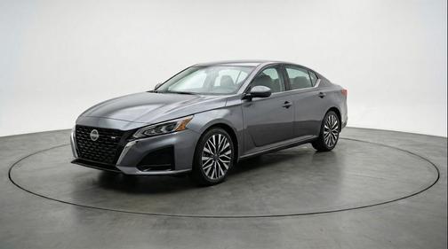 Gun Metallic 2025 Nissan Altima SV