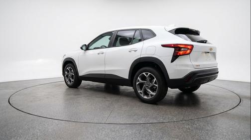Summit White 2025 Chevrolet Trax LT