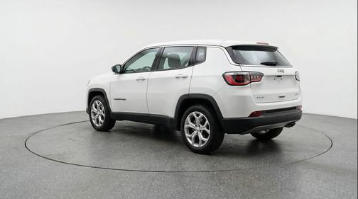 Bright White Clearcoat 2025 Jeep Compass Latitude