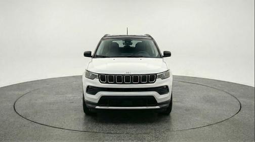 Bright White Clearcoat 2025 Jeep Compass Latitude