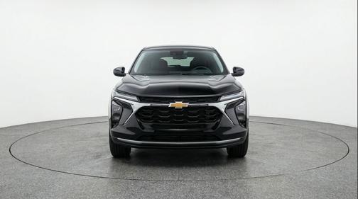 Mosaic Black Metallic 2025 Chevrolet Trax LT