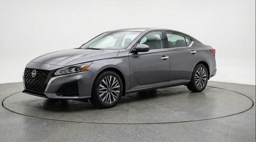 Gun Metallic 2025 Nissan Altima SV FWD