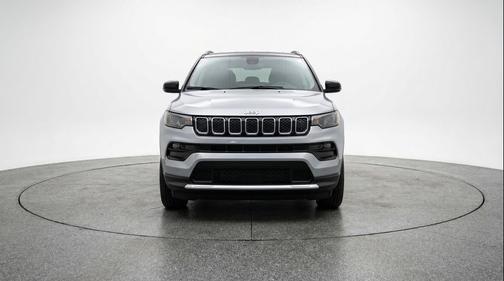 Silver Zynith Metallic Clearcoat 2025 Jeep Compass Limited
