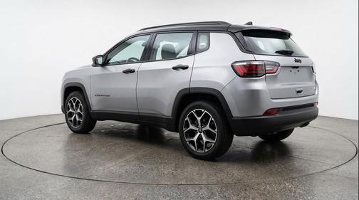 Silver Zynith Metallic Clearcoat 2025 Jeep Compass Limited