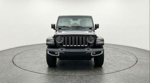 Black Clearcoat 2025 Jeep Wrangler 4-Door Sahara 4x4