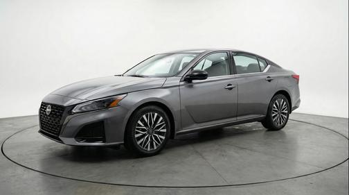 Gun Metallic 2025 Nissan Altima SV FWD