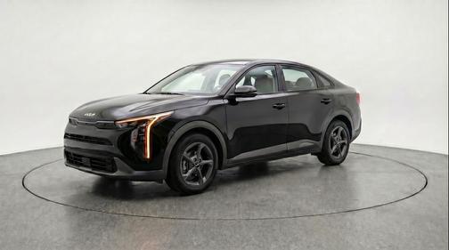 Aurora Black Pearl 2025 Kia K4 LXS