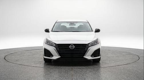 Glacier White 2025 Nissan Altima SV FWD