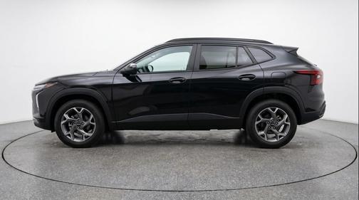 Mosaic Black Metallic 2025 Chevrolet Trax LT