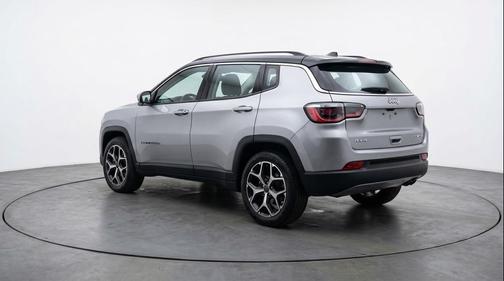 Silver Zynith Metallic Clearcoat 2025 Jeep Compass Limited
